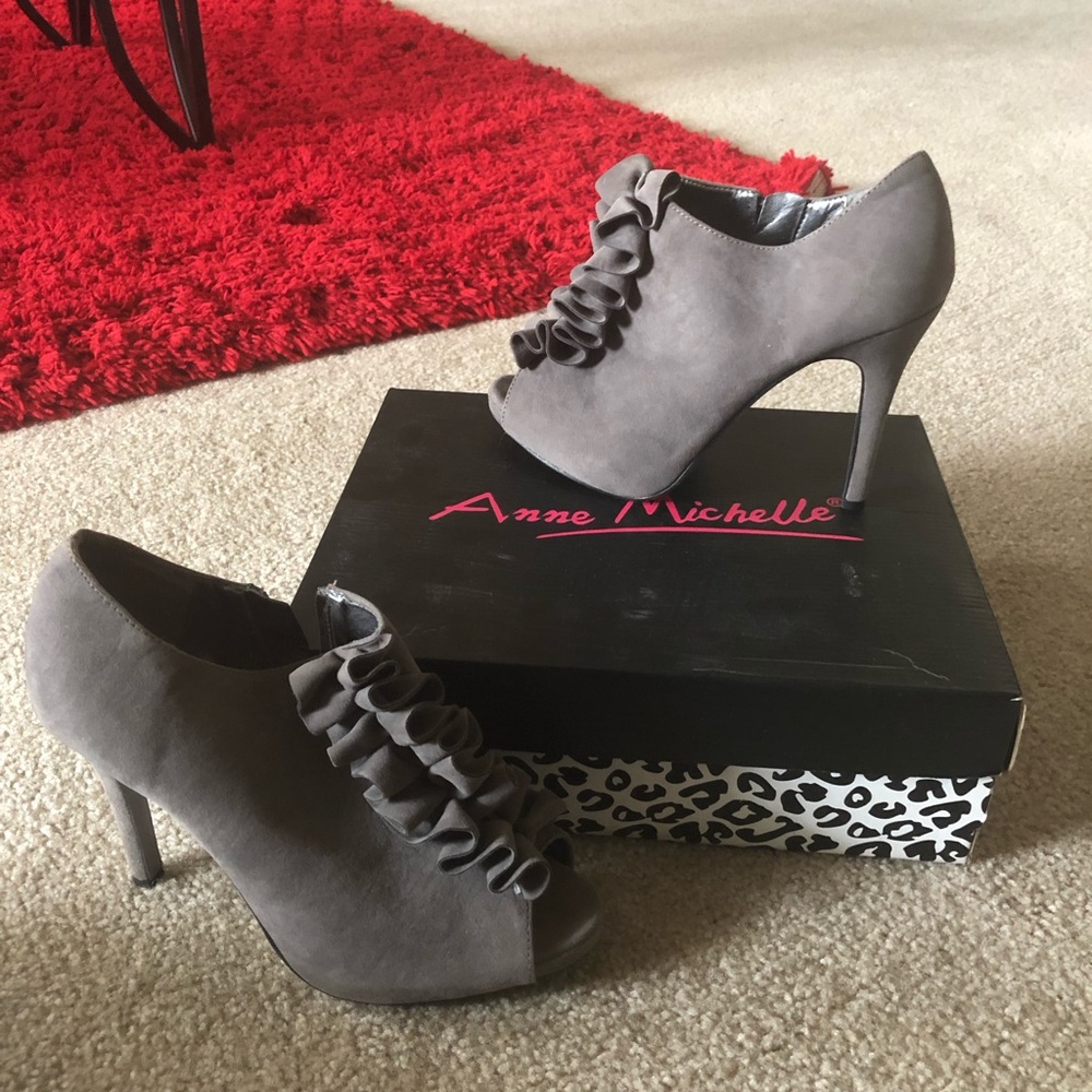 BOOTIES - Picture 2 of 3